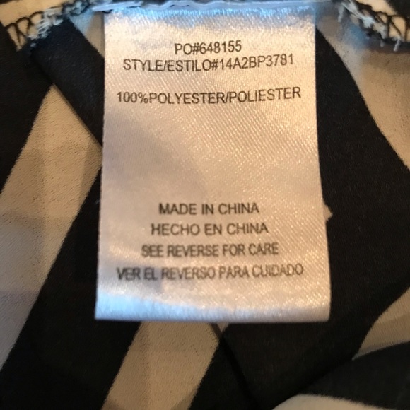 Black & White Chevron Print Top - Picture 4 of 6